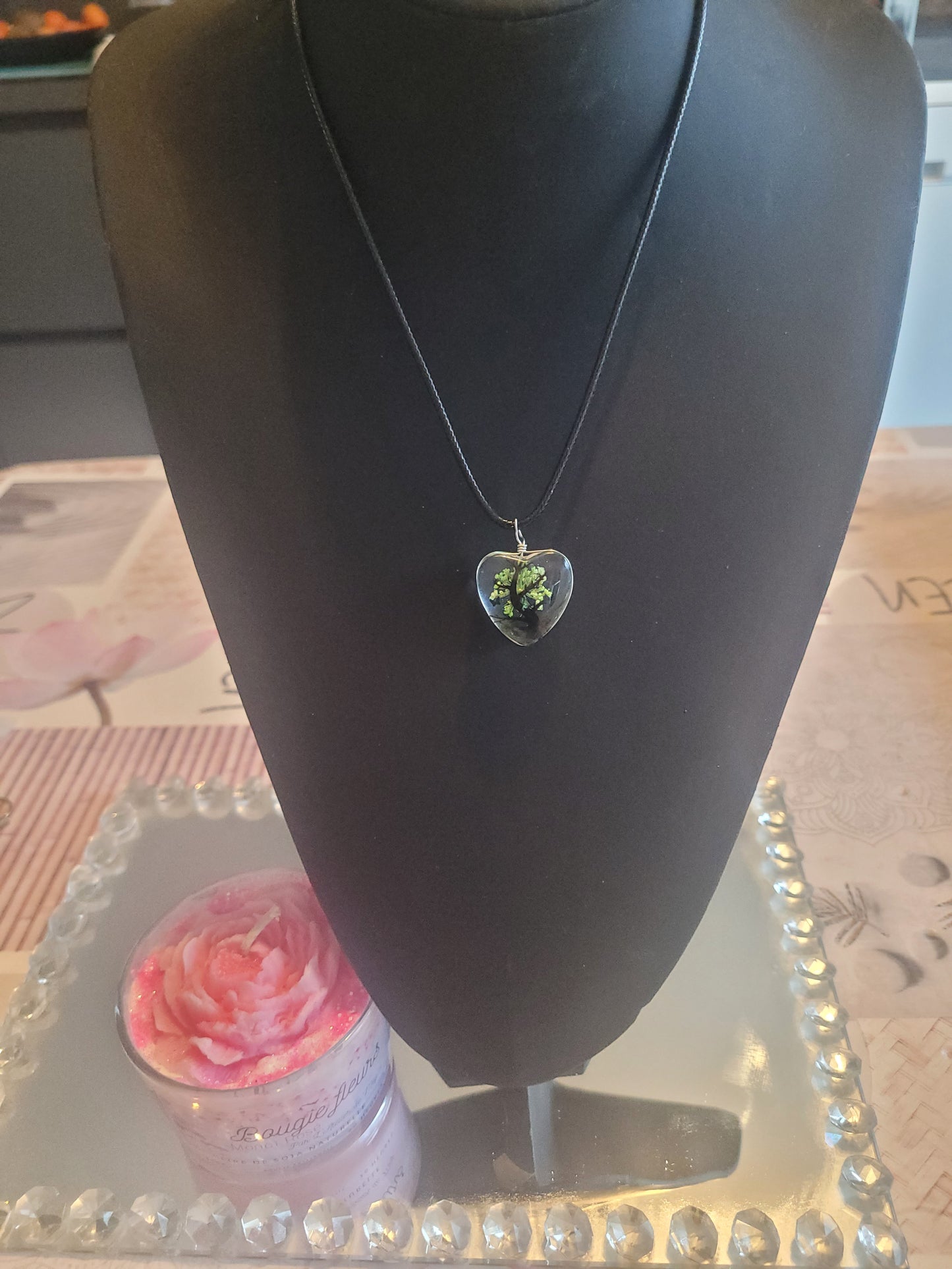 Collier coeur en verre fleur verte