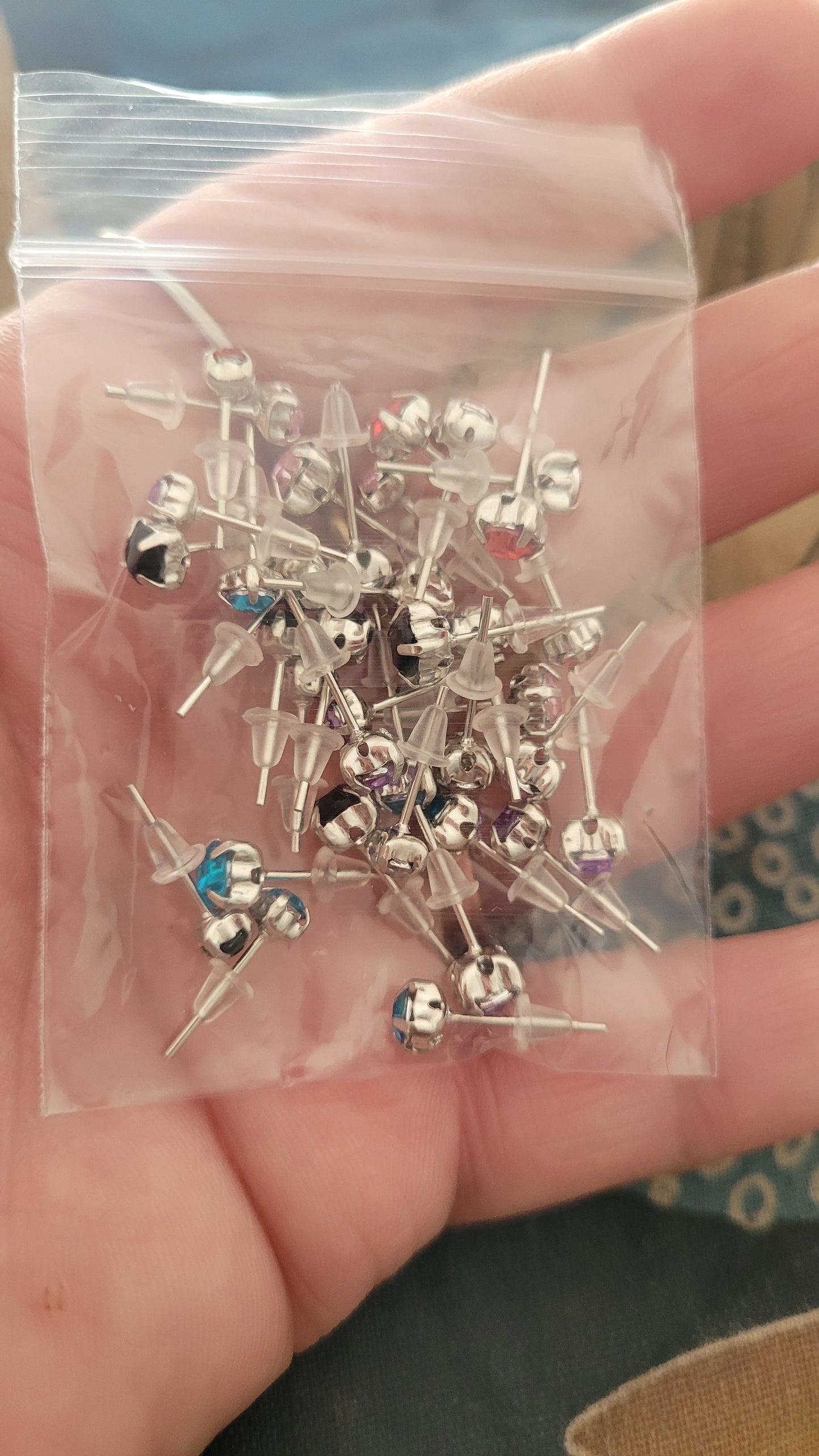 18 paires de boucles strass