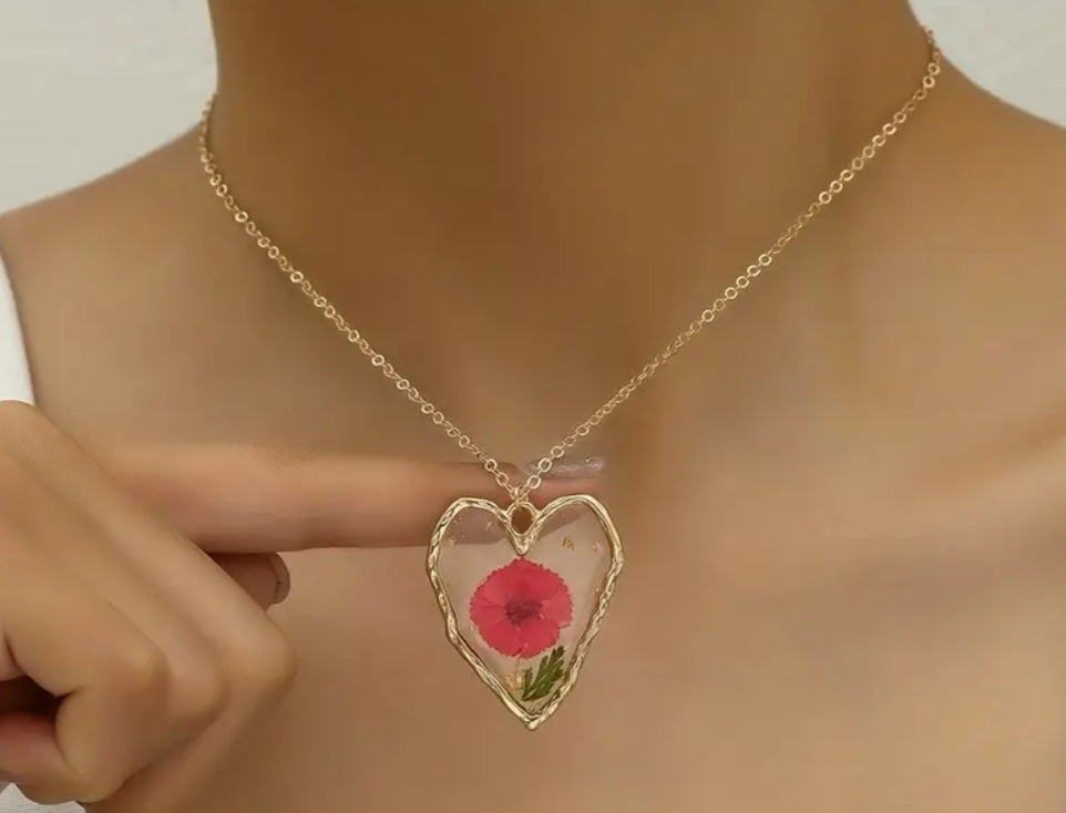 Collier Célia coeur fleur