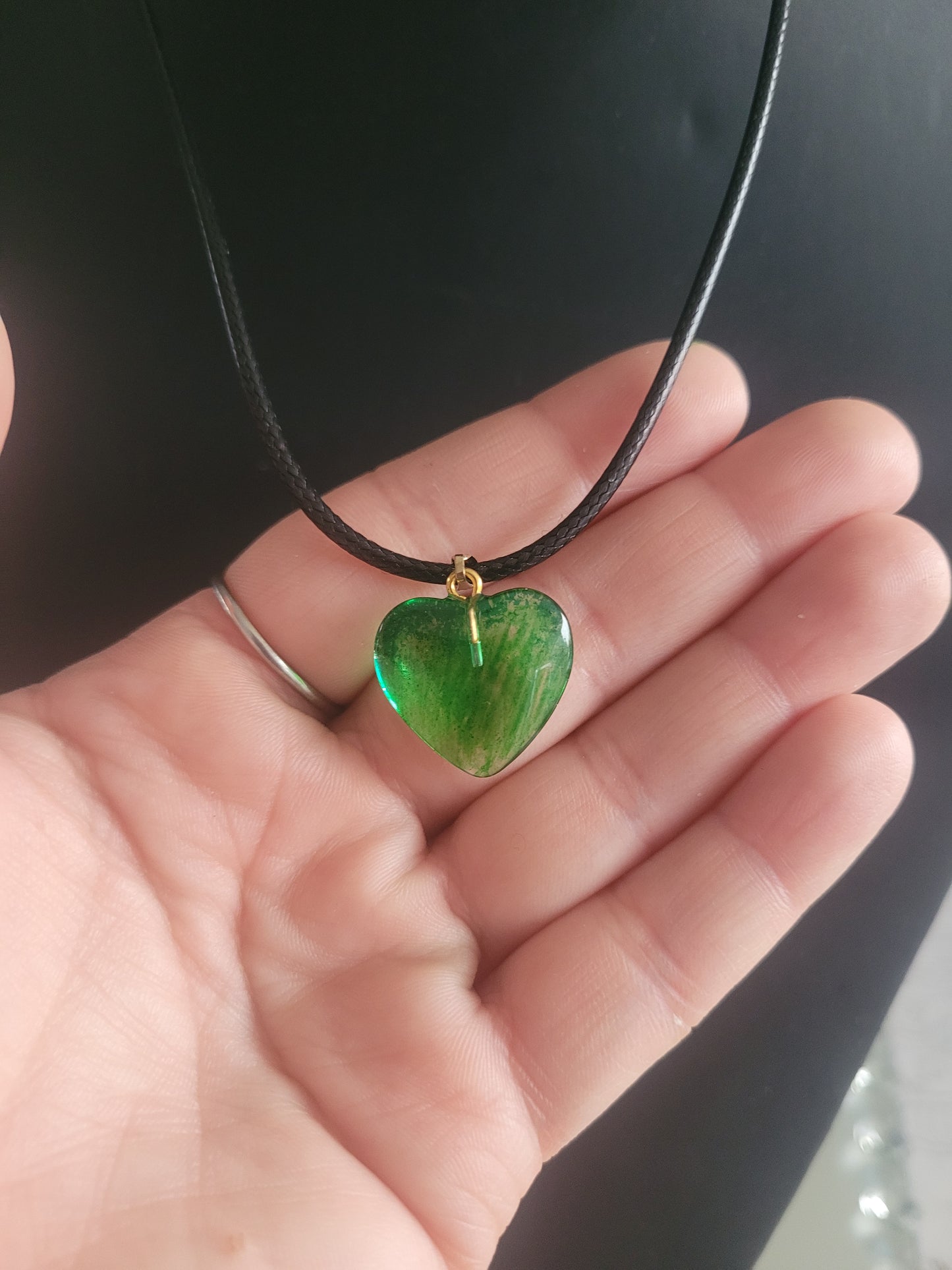 Collier coeur en verre vert