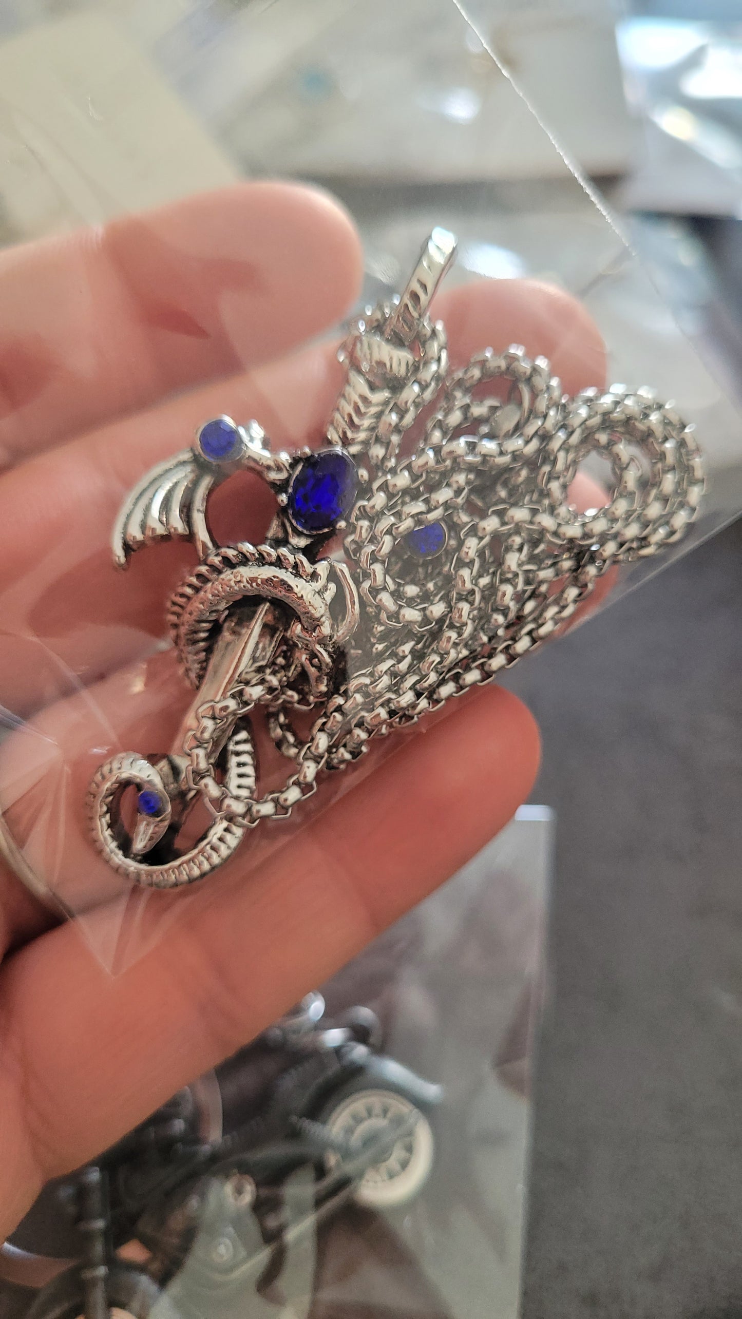 Collier dragon strass bleu