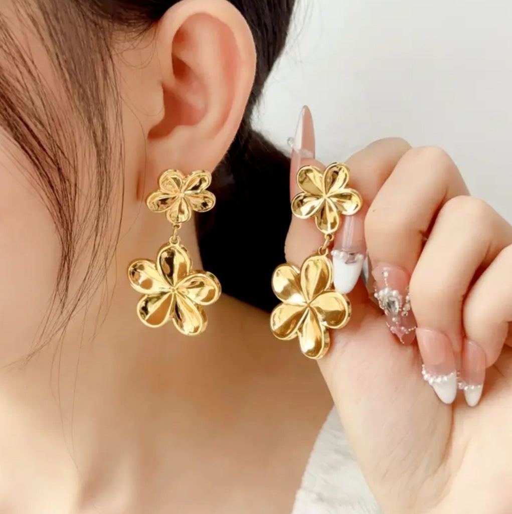 boucles pendante fleur doré