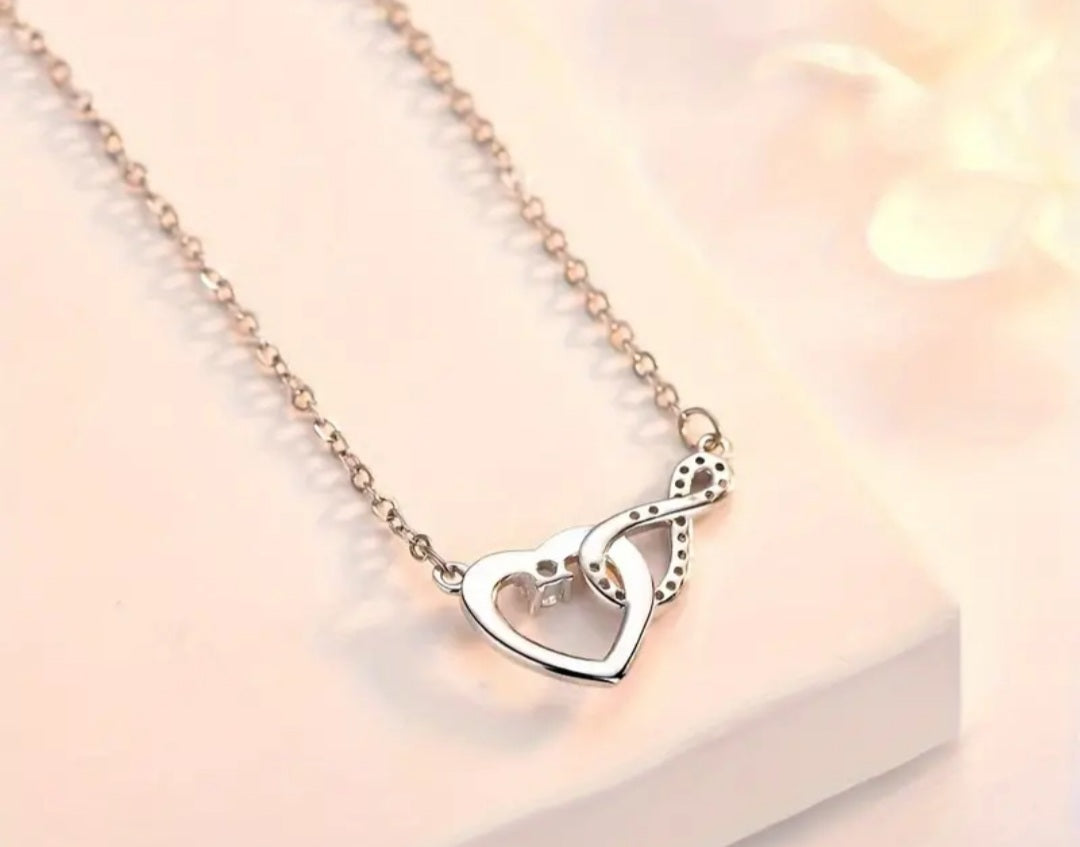 Collier coeur infini