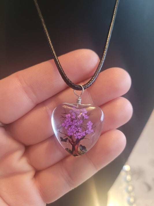 Collier coeur verre fleur violette