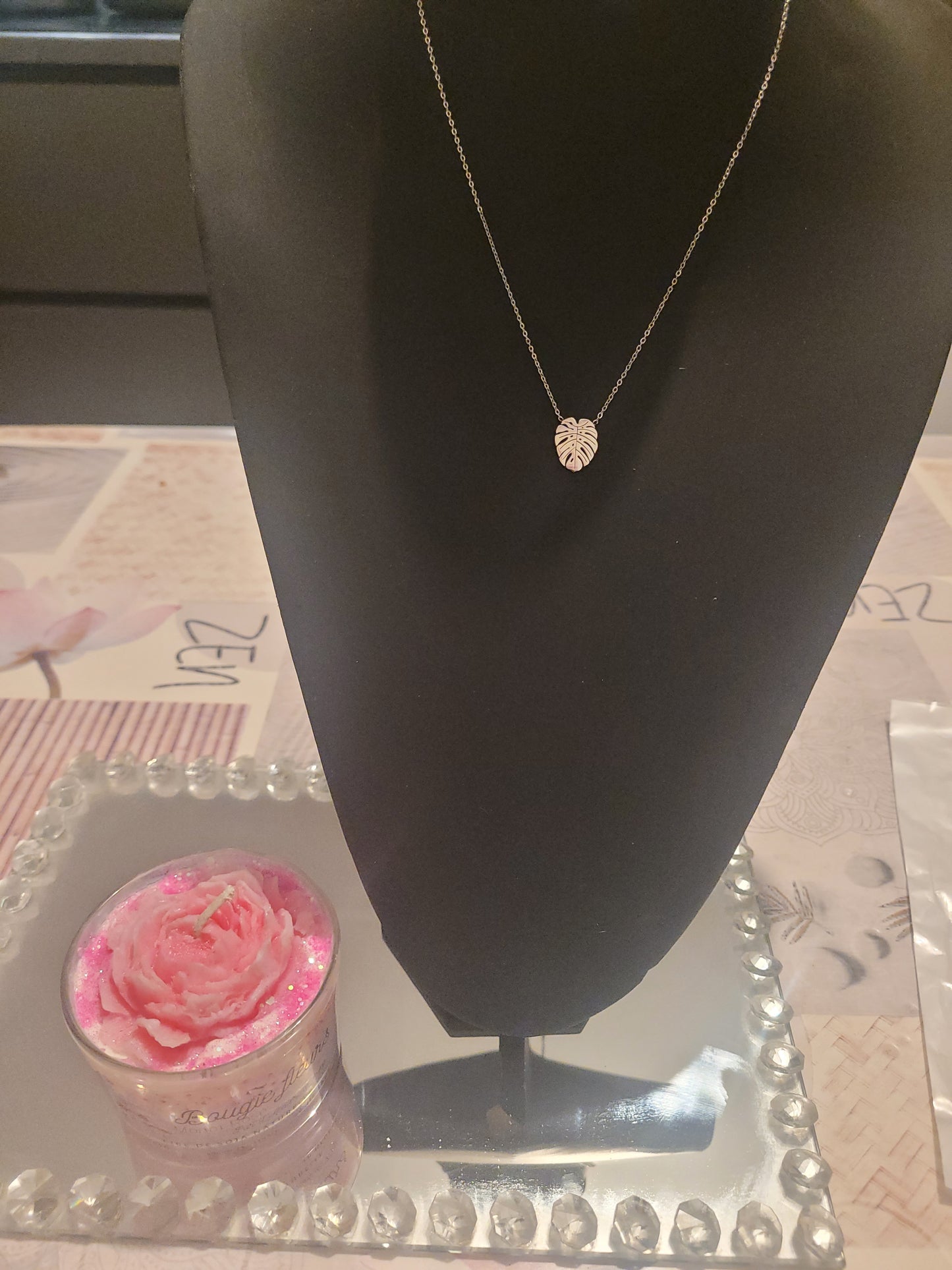 Collier feuille argenté