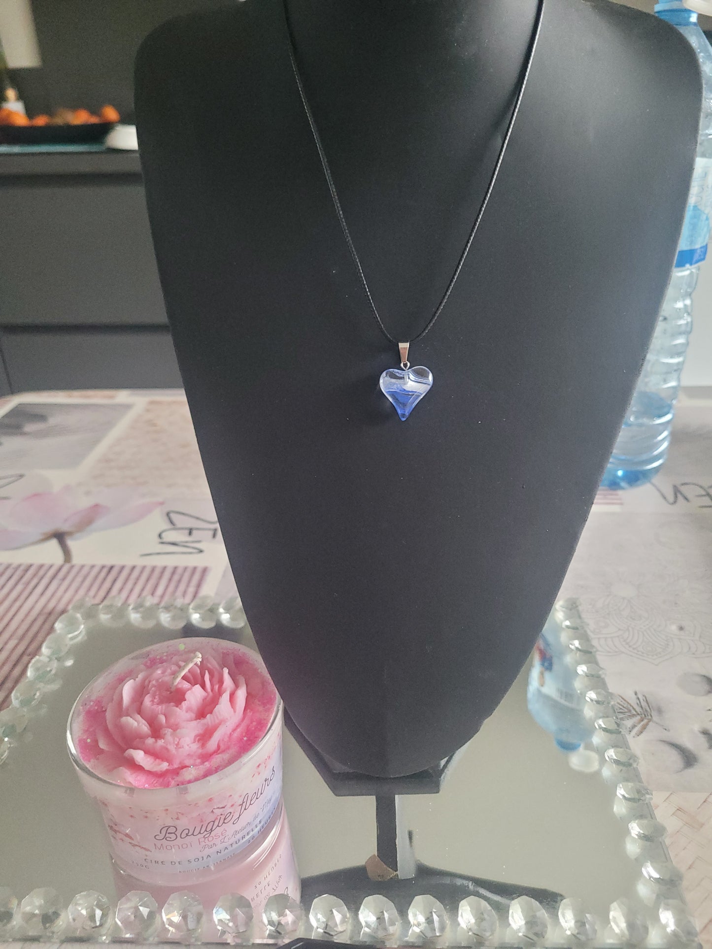 Collier en verre cœur bleu
