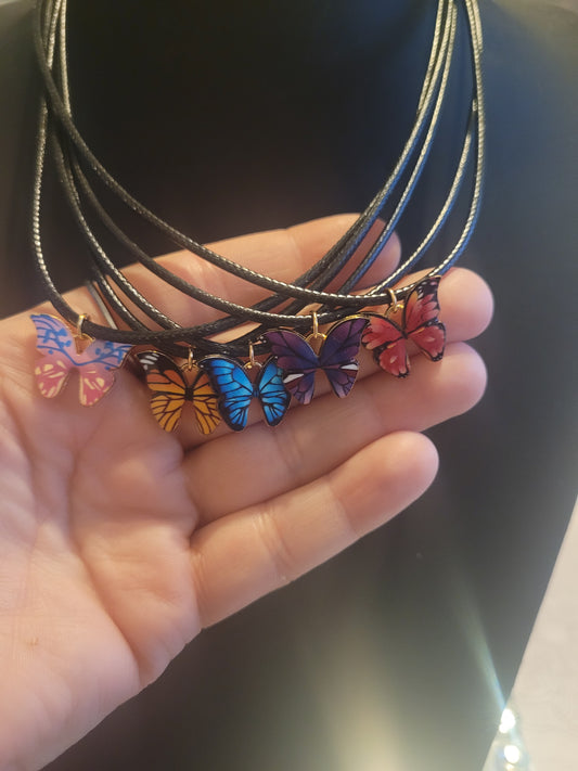 lot de 5 colliers papillon